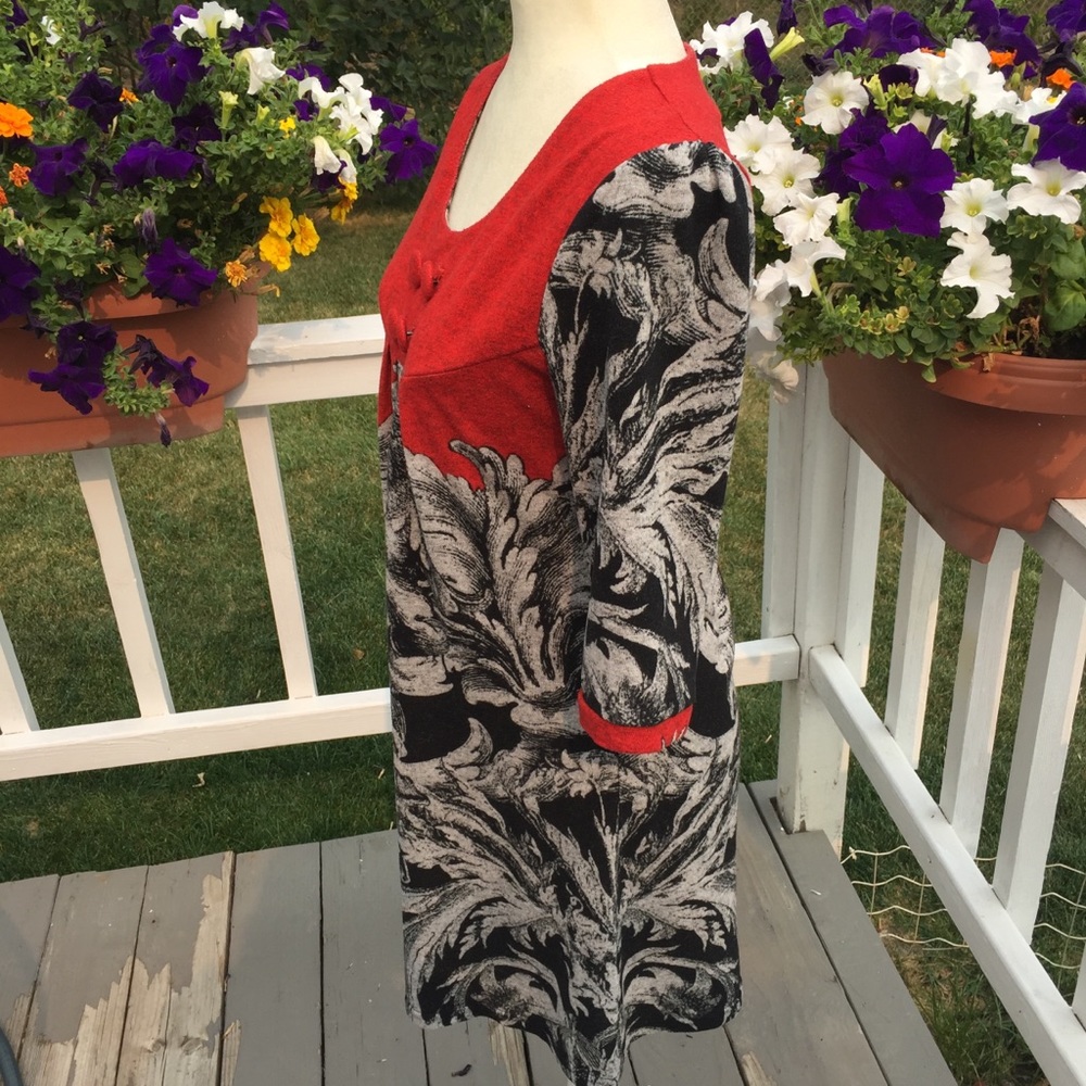 boco Tunic. size M black, white & red